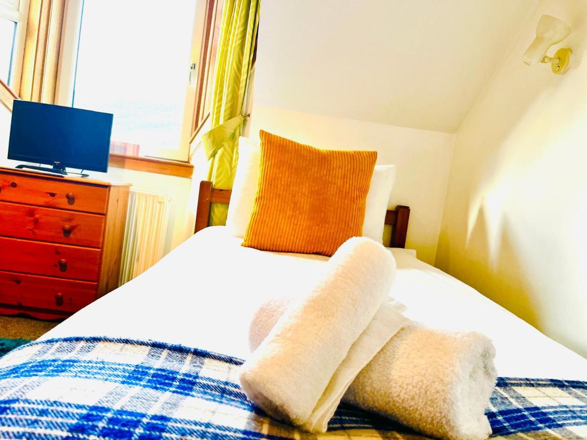 Rowantreebank Bed And Breakfast Аррочар Экстерьер фото