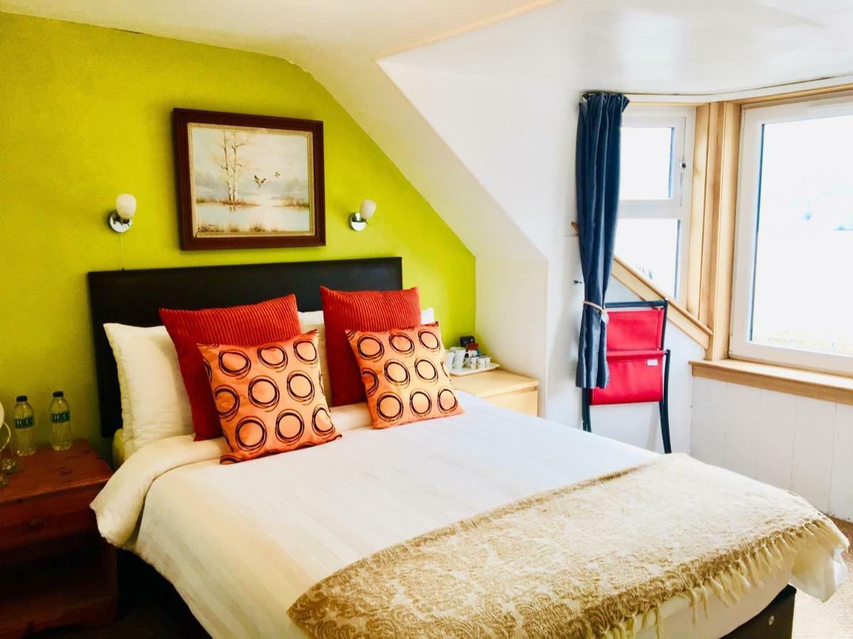 Rowantreebank Bed And Breakfast Аррочар Экстерьер фото